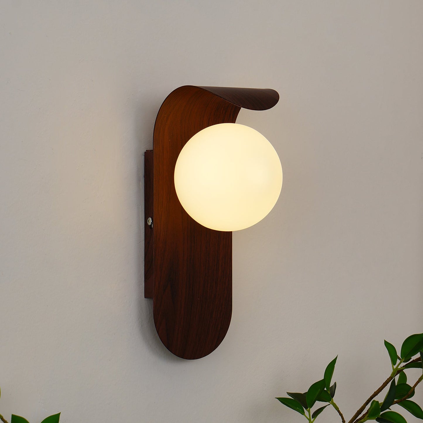 Woody | Modern Wall Lamp, D 5.1″ x W 3.9″ x H 9.8″