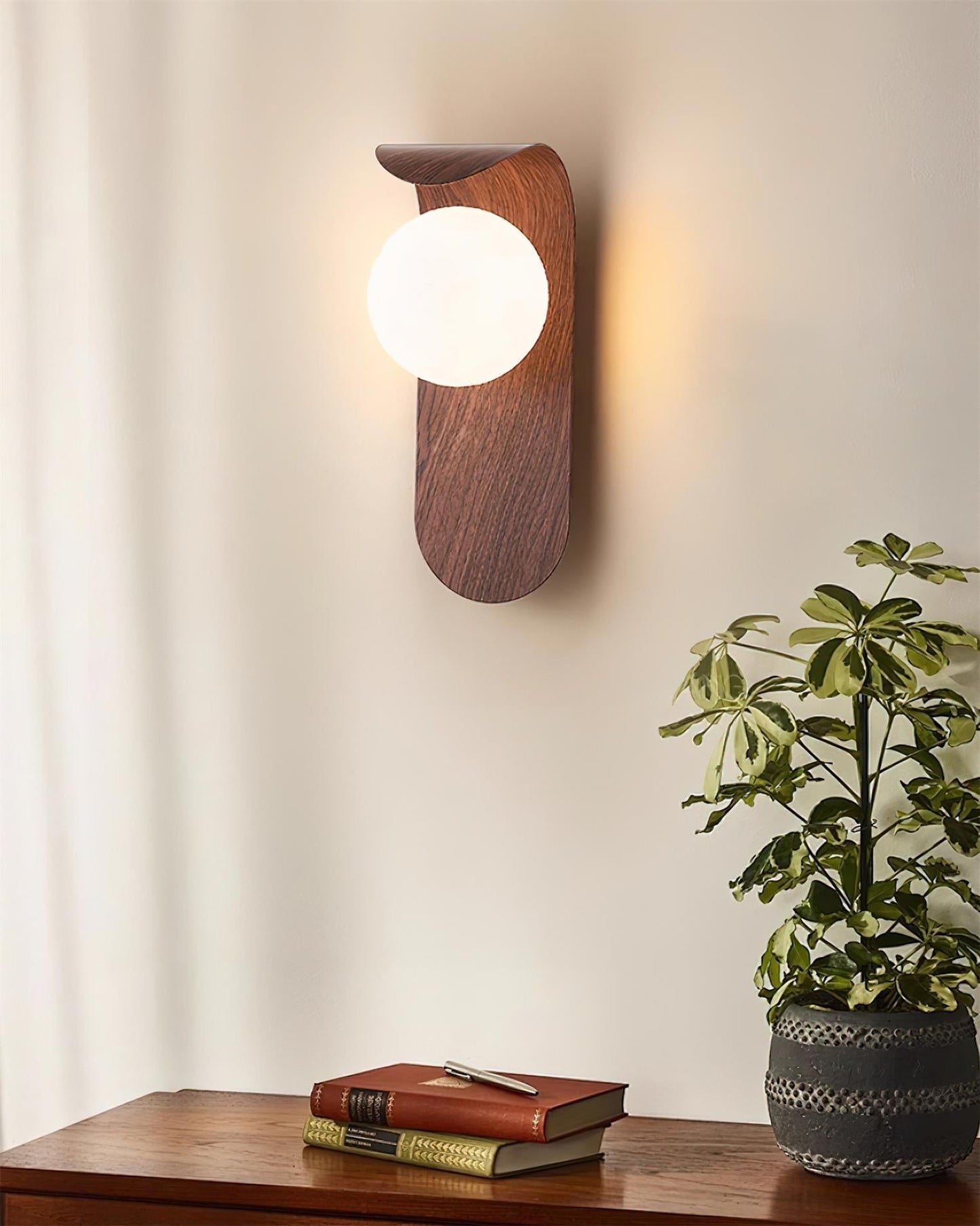 Woody | Modern Wall Lamp, D 5.1″ x W 3.9″ x H 9.8″
