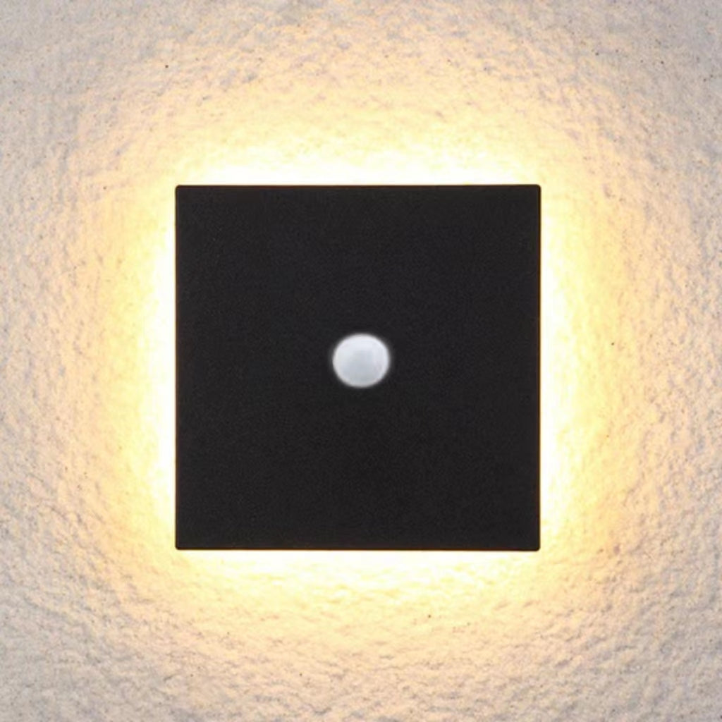 Kira | Outdoor LED Wall Lamp, Black/White, Round/Square