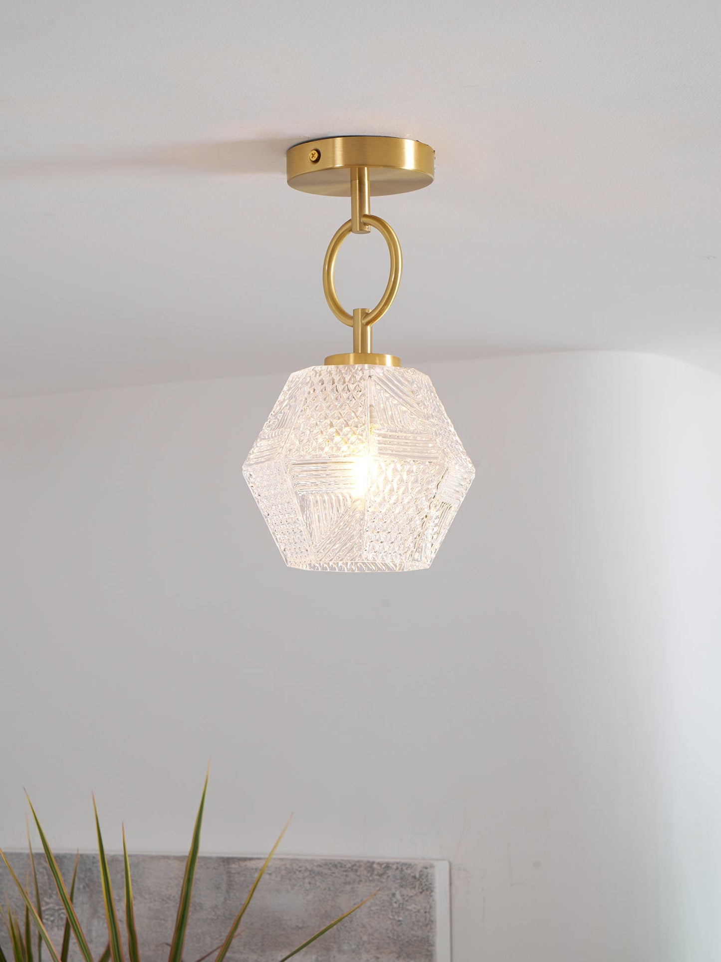 Aurevia | Diamond Cut Glass Brass Art Deco Pendant Light
