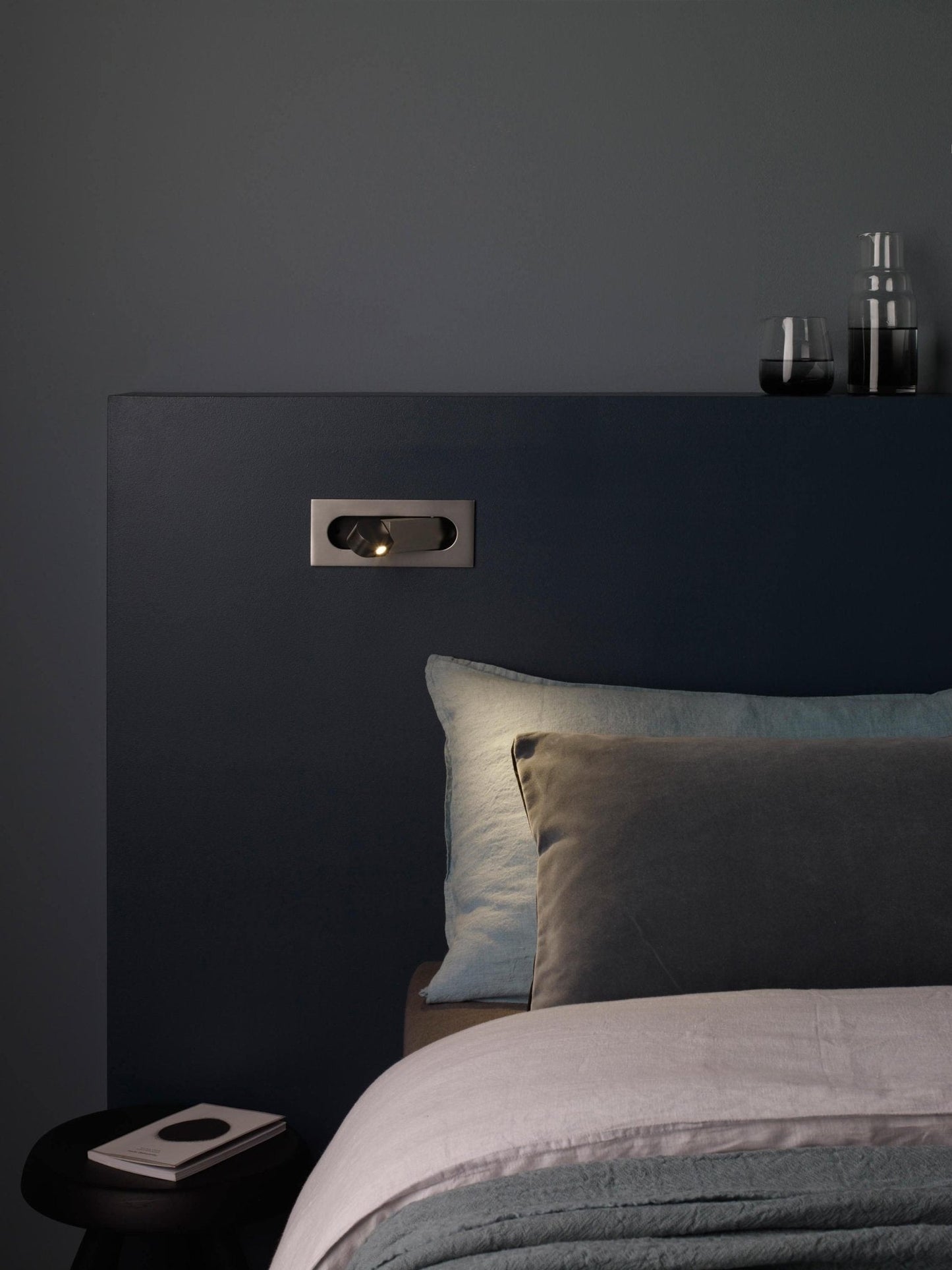 Deco | Adjustable Bedside LED Wall Lamp