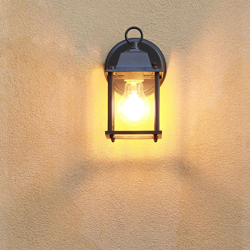 Vida | Retro Outdoor Wall Lantern