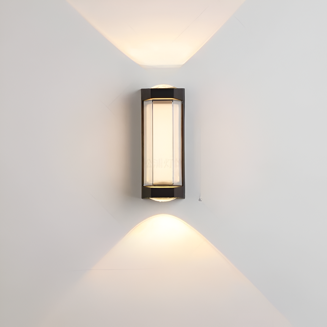 Tristan | Minimalist Outdoor Wall Sconce LED Exterior Light