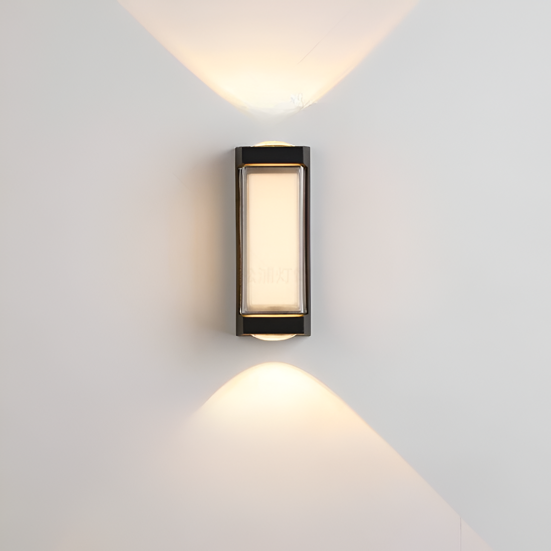 Tristan | Minimalist Outdoor Wall Sconce LED Exterior Light