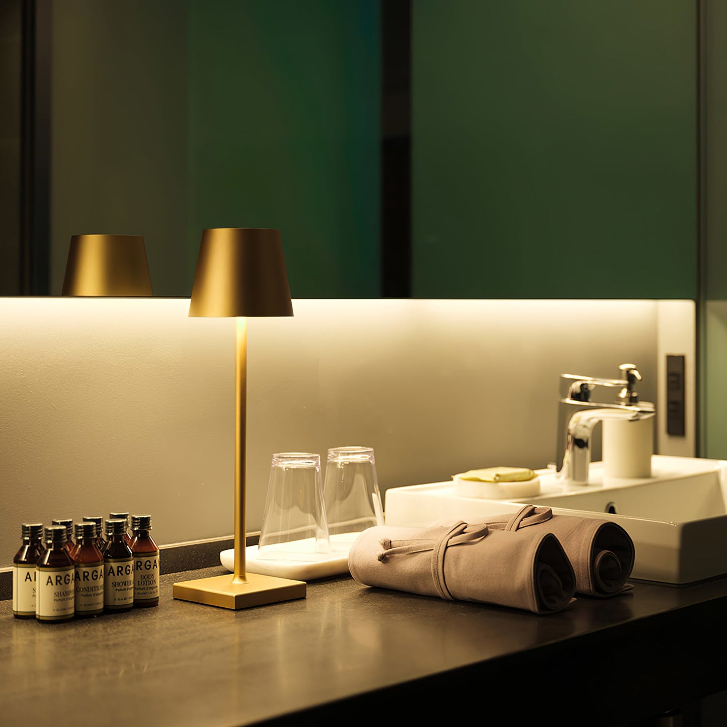 Veya | Dimmable USB Rechargeable Cordless LED Touch Table Lamp