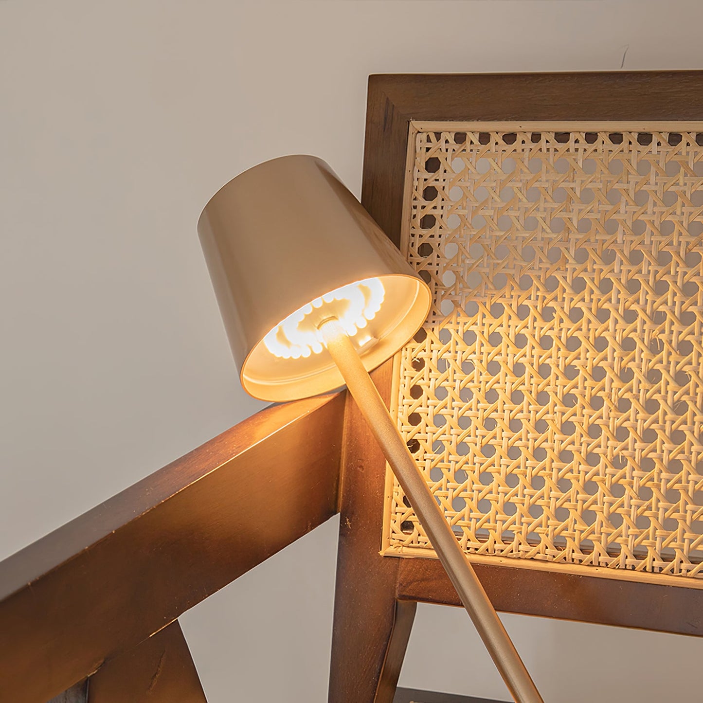 Veya | Dimmable USB Rechargeable Cordless LED Touch Table Lamp