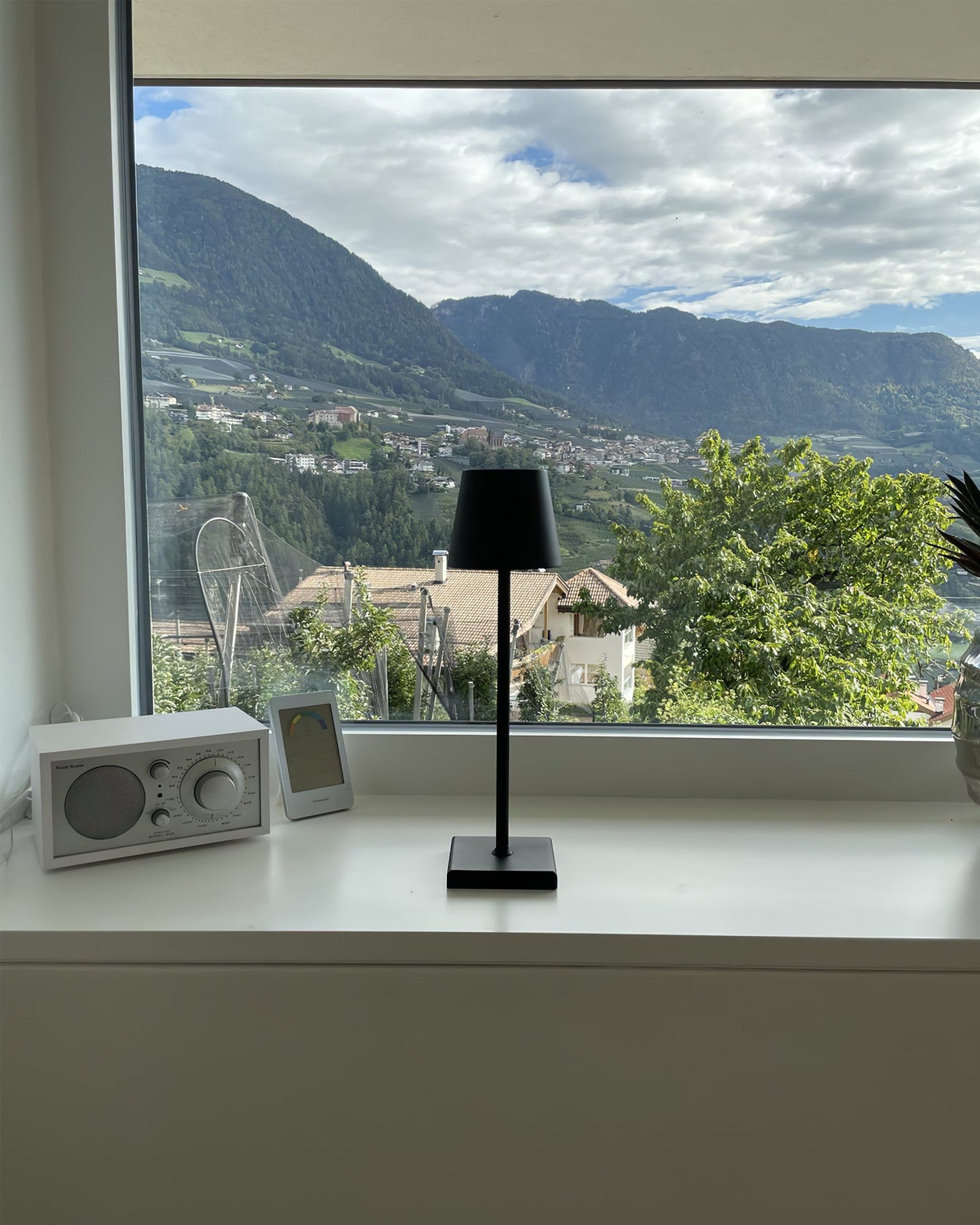 Veya | Dimmable USB Rechargeable Cordless LED Touch Table Lamp