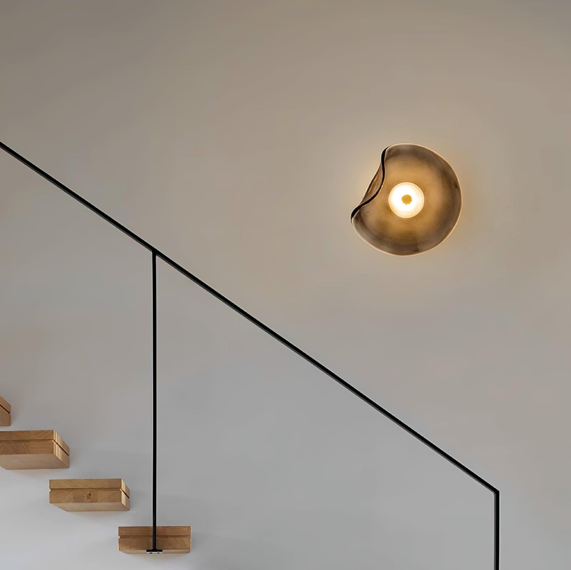 Solara | Moisture-resistant Wall Light