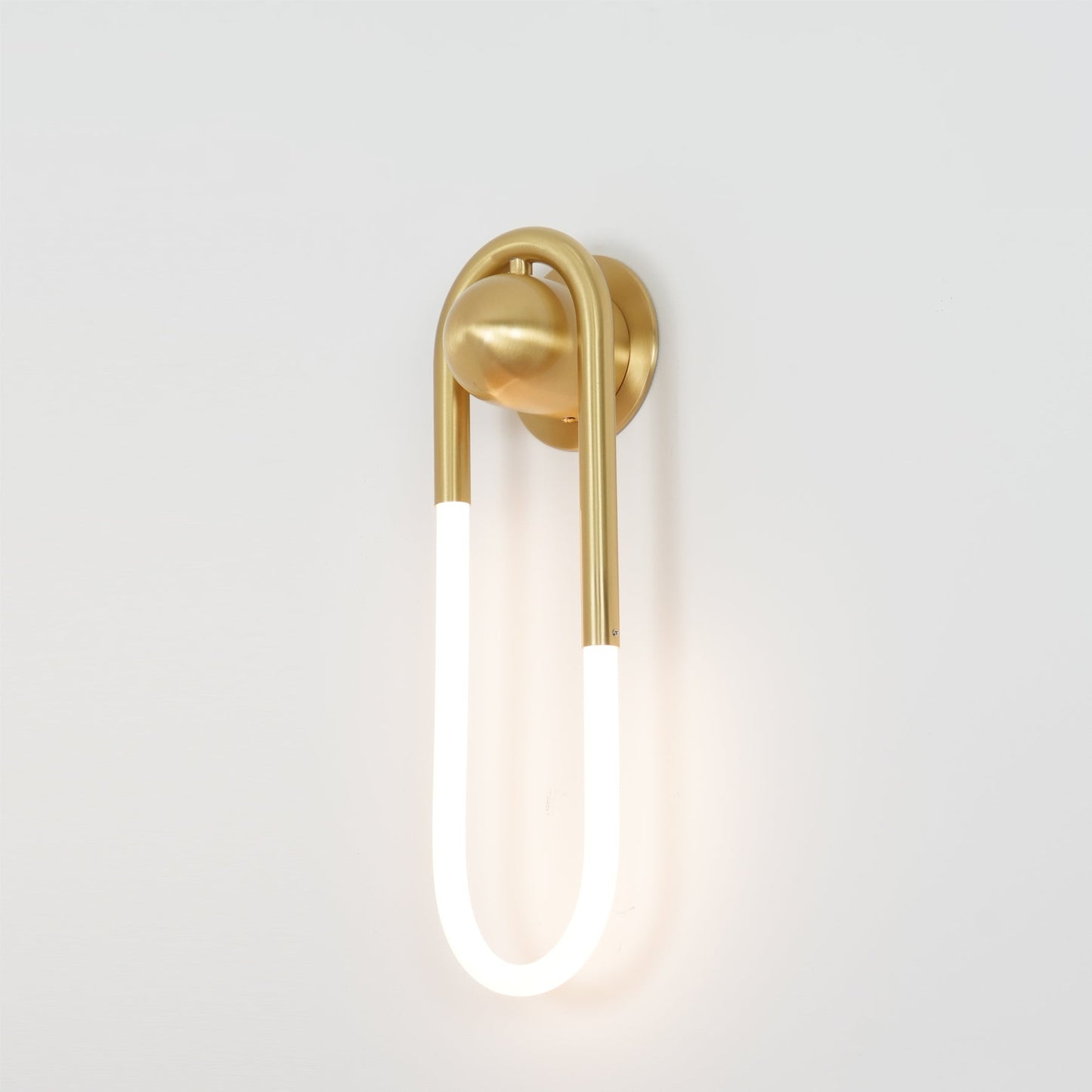 Luno | Brass Loop Design for LED Indoor Lighting Wall Lamp