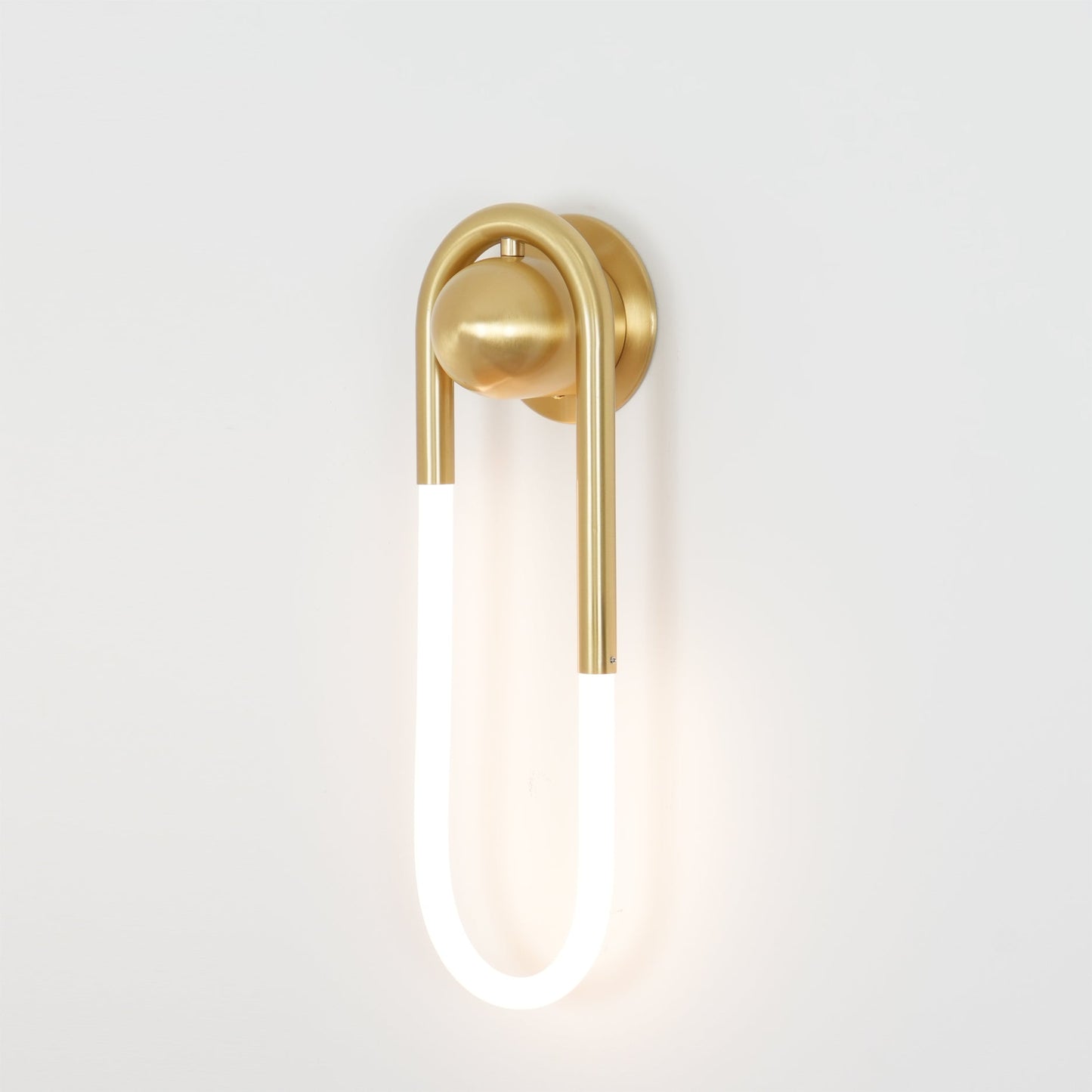 Luno | Brass Loop Design for LED Indoor Lighting Wall Lamp