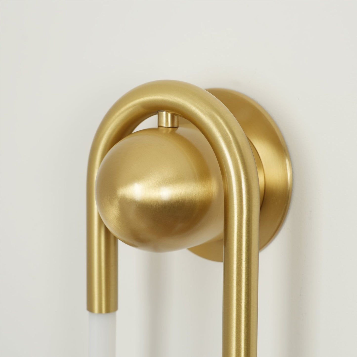 Luno | Brass Loop Design for LED Indoor Lighting Wall Lamp