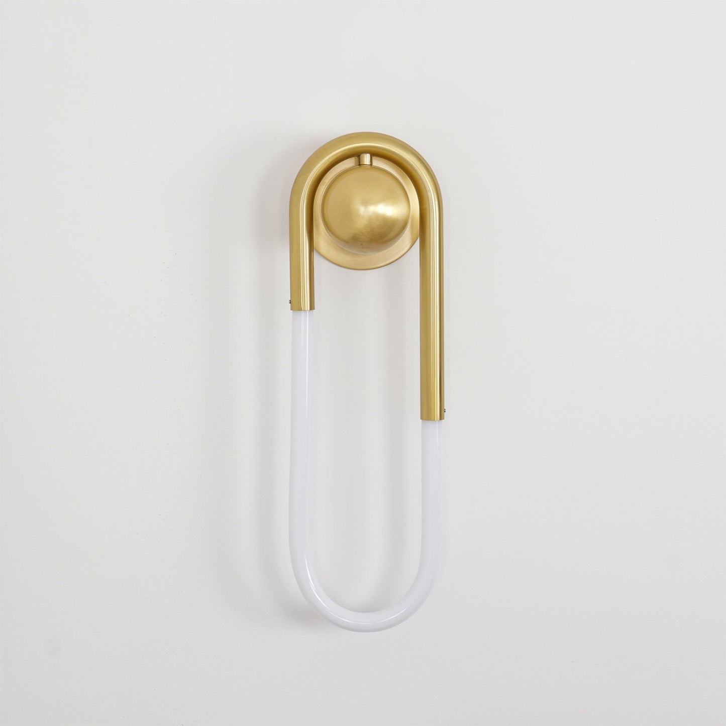 Luno | Brass Loop Design for LED Indoor Lighting Wall Lamp