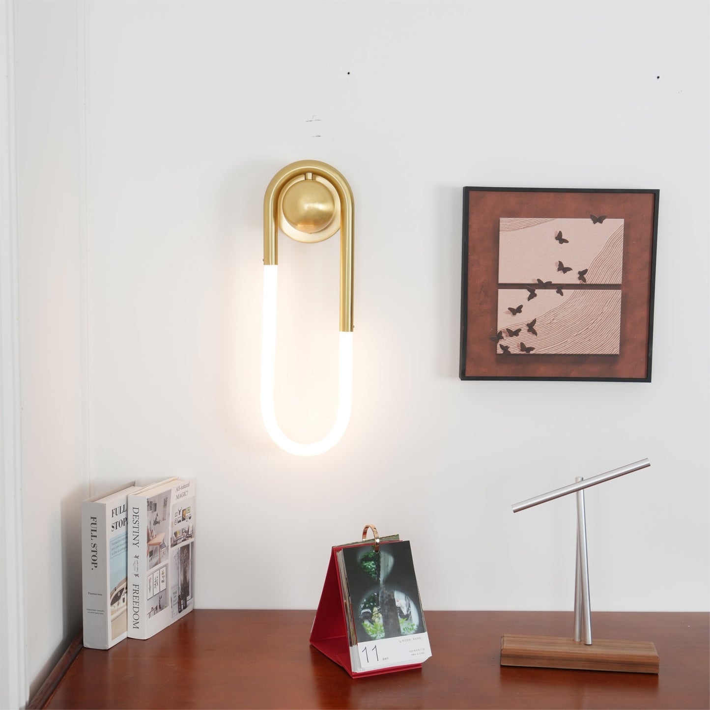 Luno | Brass Loop Design for LED Indoor Lighting Wall Lamp