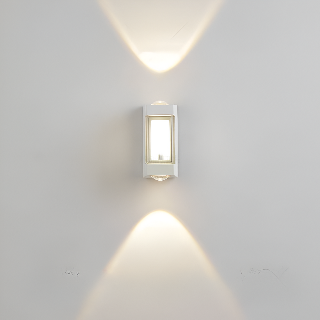 Tristan | Minimalist Outdoor Wall Sconce LED Exterior Light