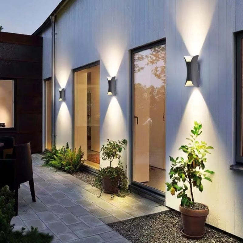 Lexon | Outdoor Curved LED Wall Light – Weatherproof