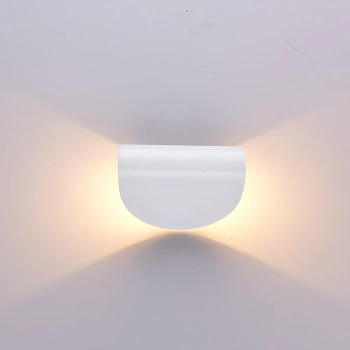 Aris | Adjustable LED Wall Light - Twistable Design