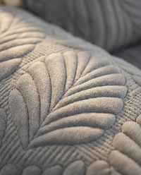 Verdant Leaf Pattern Recliner Cover - texture detail